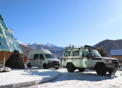 Мужчине стало плохо на берегу реки в Сочи