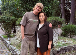  Андрей Григорьев-Апполонов посетил свою музыкальную школу в Сочи накануне праздника