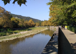 Набережную реки Хосты реконструируют 