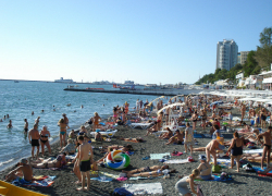 «Канализация в воде»: местные жители рассказали, почему на пляжах Сочи не стоит купаться