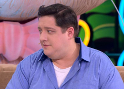 «Ему очень тяжело»: жена звезды «Полицейский с Рублевки» рассказала о состоянии больного раком мужа