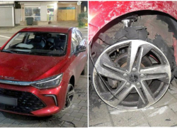 Трое подростков из Сочи угнали машину каршеринга и повредили её