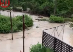 Беспощадные ливни затопили аул Малый Кичмай в Сочи