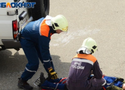 Спасатели Сочи достали из оврага выпивших людей, пострадавших в ДТП