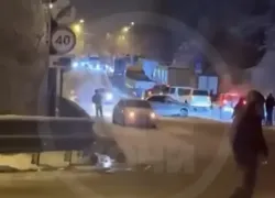 Снегопад спровоцировал многокилометровую пробку, парализовав движение на трассе Джубга — Сочи