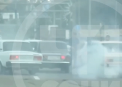 Ради дрифта свадебный кортеж перекрыл дорогу в Сочи