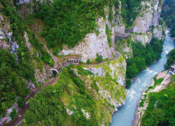 Нацпарк Сочи отрицает участие в строительстве туристической железной дороги в ущелье Ахцу