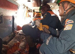 Сочинские спасатели эвакуировали пострадавшего подростка с горы 