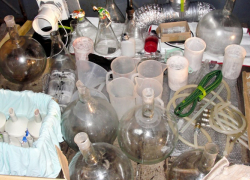 В Сочи оперативники накрыли лабораторию по производству наркотиков