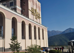 В отеле Сочи ввели регистрацию на рейс и прием багажа