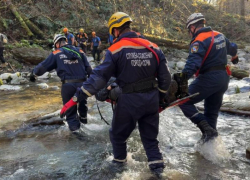 Травмированную женщину эвакуировали из каньона «Царские ворота» в Сочи