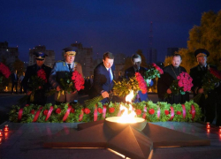 Глава города-курорта почтил память героев минутой молчания