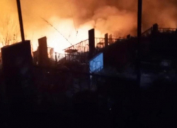 В Сочи вспыхнул пожар на кладбище