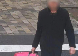 Ранее судимый приезжий украл чемодан у женщины в центре Сочи
