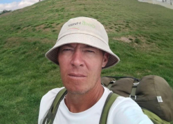 47-летний пенсионер отправился пешком из Казани в Сочи