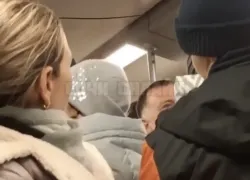 Забитые вагоны не помеха: туристы поют песни в переполненных «Ласточках» в Сочи