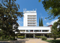 Легендарный гостиничный комплекс «Магнолия» в Сочи продают на «Авито» за 6,5 миллиардов рублей