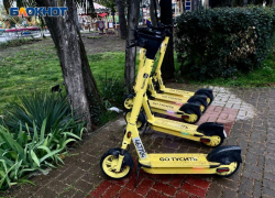 Власти Сочи усилили контроль за подростками на электросамокатах