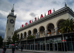 Сочинский железнодорожный вокзал   не стал местом романтического свидания