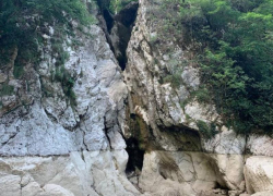 В Сочи пересох водопад в Агурском ущелье из-за невыносимой жары