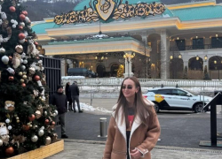  Ольга Бузова на отдыхе в Сочи покоряет горы и принимает букеты