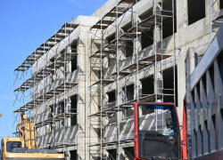 Мучения жителей Соболевки закончатся через год: в Сочи с опережением строят новую школу