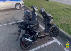 Четырех подростков-мопедистов без прав, младшему из которых всего 12 лет, поймали в Сочи 