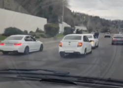 Свадебный кортеж устроил опасные гонки на трассе Сочи– Адлер