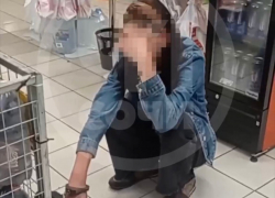 22-летняя приезжая распылила перцовый баллончик в «Магните», пытаясь украсть кофе