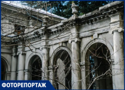 Райский уголок в большом городе: уникальные кадры заброшенного санатория «Орджоникидзе»