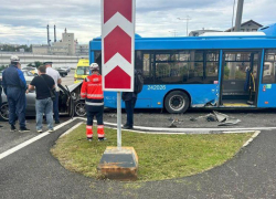 Два человека пострадали в ДТП по вине водителя автобуса из Сочи