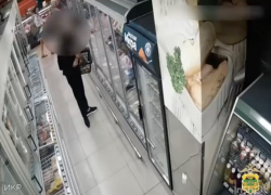 Гурман из Сочи несколько дней обворовывал полки магазина с деликатесами