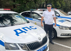 В Сочи сотрудник ДПС оказал первую помощь мужчине, который разбил голову по неосторожности 