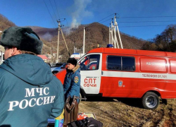 Более 35 тонн воды скинули в место горения леса в Сочи