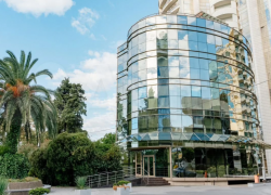 За 1 миллиард рублей выставили на продажу здание в «золотом треугольнике» Сочи