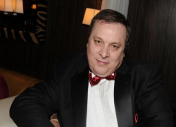 Объявленный в розыск Андрей Разин пытается через суд Сочи отобрать права на хиты «Ласкового мая»