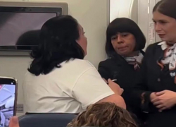 Пассажирка с сигаретой разгуливала по самолету, летевшему из Москвы в Абхазию