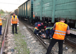 Подросток попал под поезд, следовавший из Сочи в Мурманск