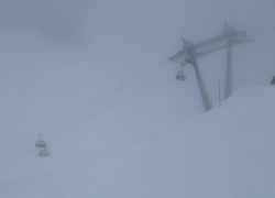 Сугробы высотой в два метра выросли в горном кластере Сочи 