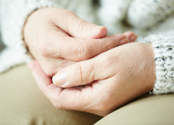 Пенсионерка-инвалид с онкологией из Сочи лишилась единственного жилья из-за мошенников 