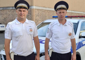 Полицейские из Сочи помогли спасти грудного ребенка с высокой температурой
