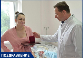 Мэр Андрей Прошунин поздравил сочинцев с Днем защиты детей