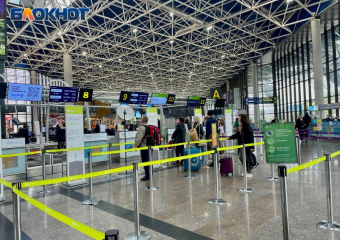 Массовая задержка рейсов наблюдается в аэропорту Сочи из-за ночной атаки БПЛА