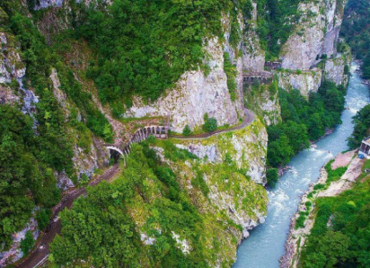 Нацпарк Сочи отрицает участие в строительстве туристической железной дороги в ущелье Ахцу