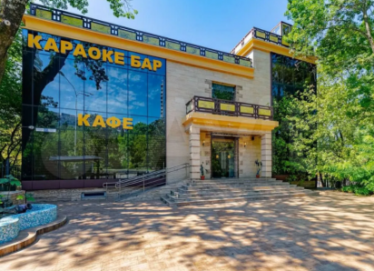 В Сочи выставили на продажу караоке-клуб в самом центре города