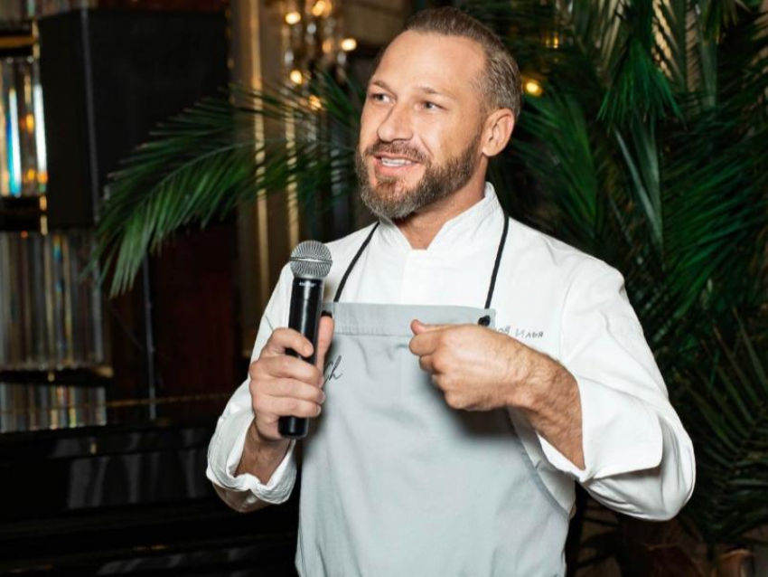 «Нам важно стать звездой»: шеф-повар из Сочи Илья Захаров объяснил, почему готовить — это мужское дело