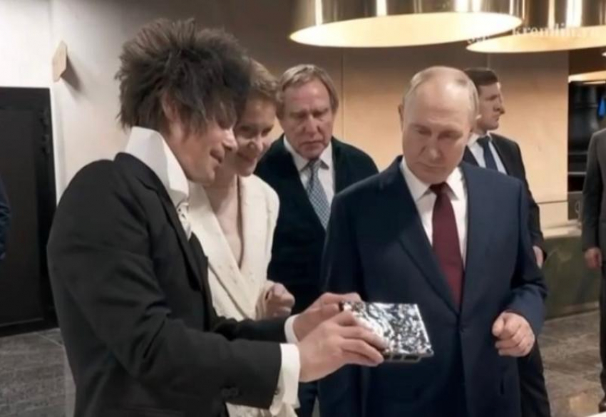 Владимир Путин открыл концертный комплекс в Сириусе