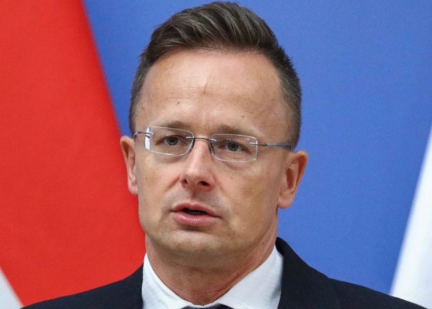 В Сочи приехал глава МИД Венгрии Петер Сийярто
