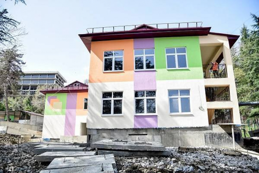 В Сочи откроются две новые школы и два блока детских садов