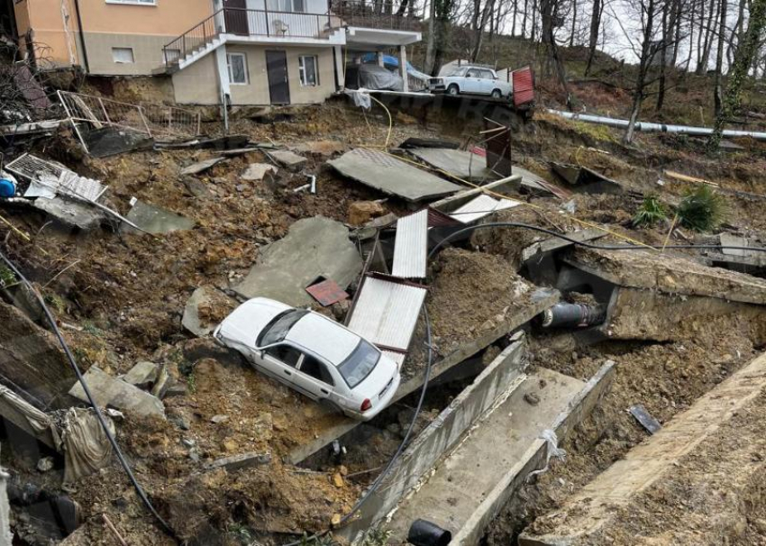 Шесть жителей Сочи потеряли жилье из-за оползня около ЖК «Южное море»